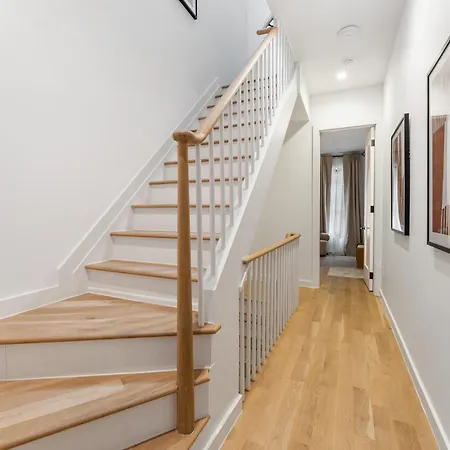 Luxurious Harlem With Modern Amenities, Outdoor Patio! Apartment New York