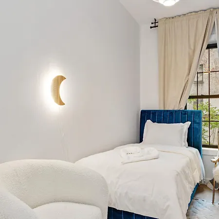 Luxurious Harlem With Modern Amenities, Outdoor Patio! Apartment