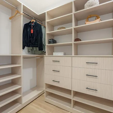Luxurious Harlem With Modern Amenities, Outdoor Patio! Apartment
