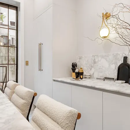 Luxurious Harlem With Modern Amenities, Outdoor Patio! Apartment New York