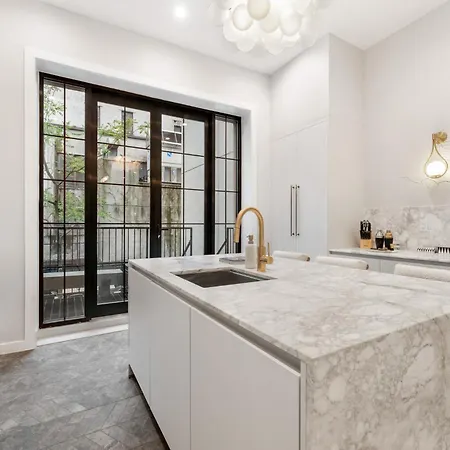 Luxurious Harlem With Modern Amenities, Outdoor Patio! New York