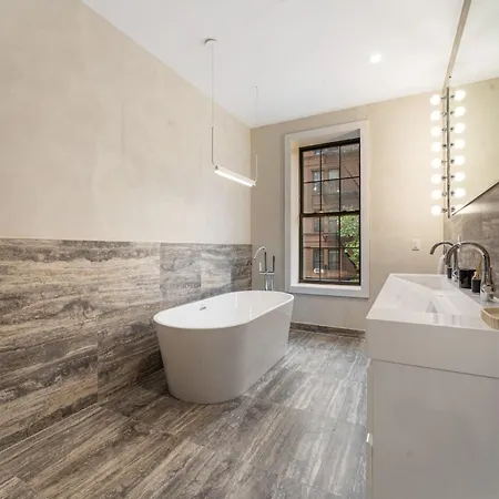 Luxurious Harlem With Modern Amenities, Outdoor Patio! * New York