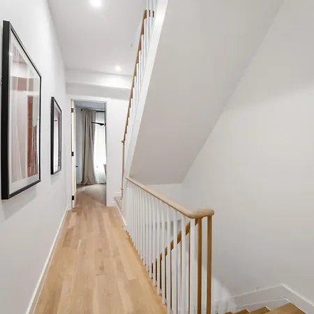 Luxurious Harlem With Modern Amenities, Outdoor Patio! Apartment