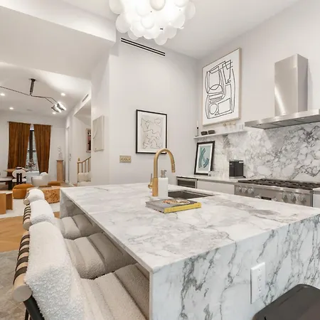 Apartment Luxurious Harlem With Modern Amenities, Outdoor Patio! New York