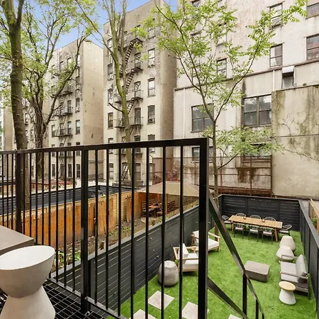 Luxurious Harlem With Modern Amenities, Outdoor Patio!