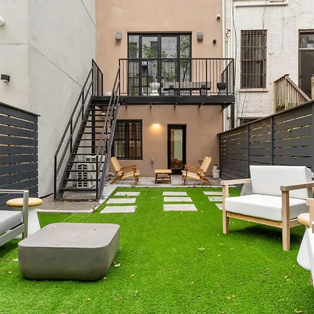 Apartment Luxurious Harlem With Modern Amenities, Outdoor Patio! *