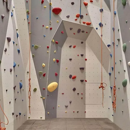 Apartment Blueground Hudson Yards Gym Rock Arcade Nyc-1453 New York