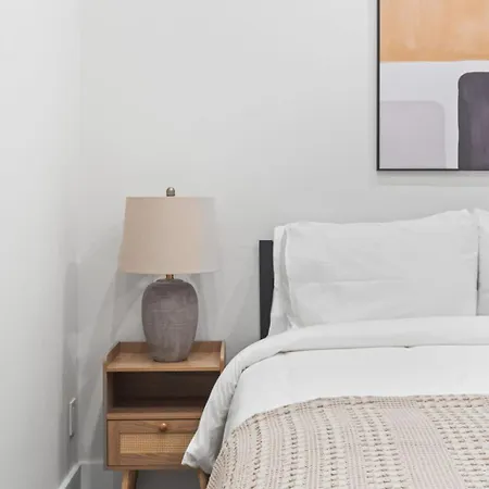 Apartment Upper Eastside 3bd 1ba Gem *