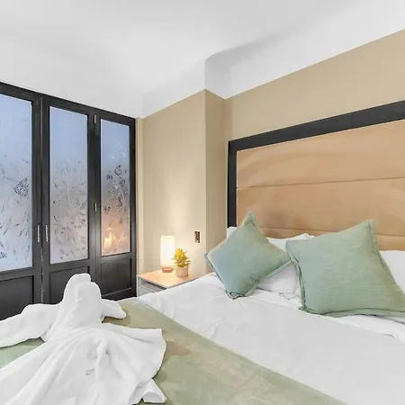 Highly Desired Times Square With Gym Apartment *