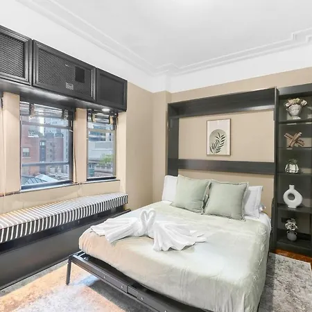 Apartment Highly Desired Times Square With Gym New York