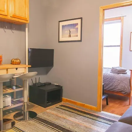 Apartment 2 Bedroom With 3 Beds - Friends & Family New York