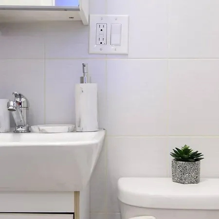83-3w Ues Park Newly Furnished Xl Apartment *