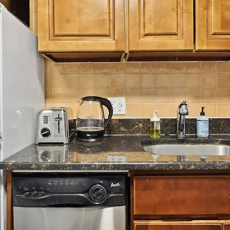 2 Bd Central Apt Next To Diamond District Apartment New York