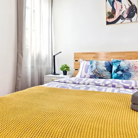 2 Bd Central Apt Next To Diamond District New York