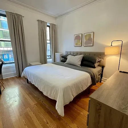 Apartment Monthly Nyc Rentals- Beautiful 3 Bedroom Unit *