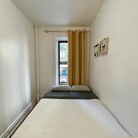 Monthly Nyc Rentals- Beautiful 3 Bedroom Unit Apartment