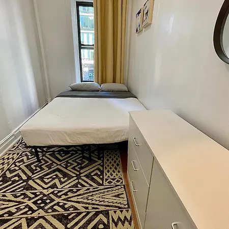 Monthly Nyc Rentals- Beautiful 3 Bedroom Unit