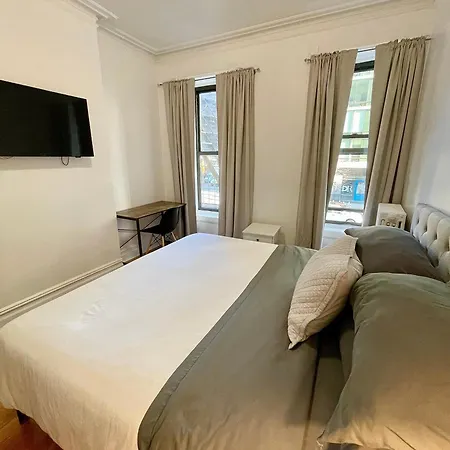 Monthly Nyc Rentals- Beautiful 3 Bedroom Unit * New York
