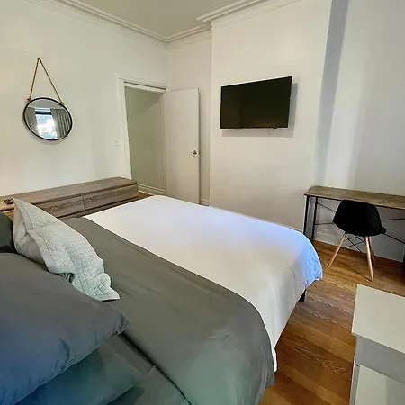 Monthly Nyc Rentals- Beautiful 3 Bedroom Unit Apartment New York