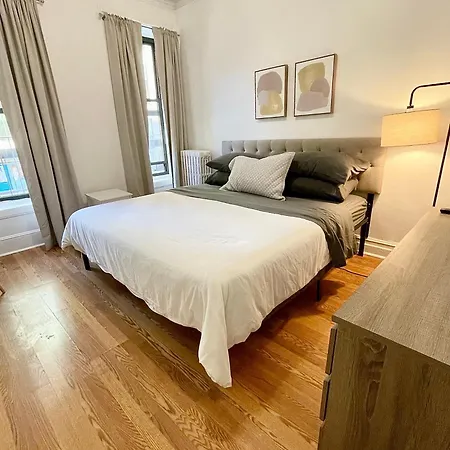 Apartment Monthly Nyc Rentals- Beautiful 3 Bedroom Unit *