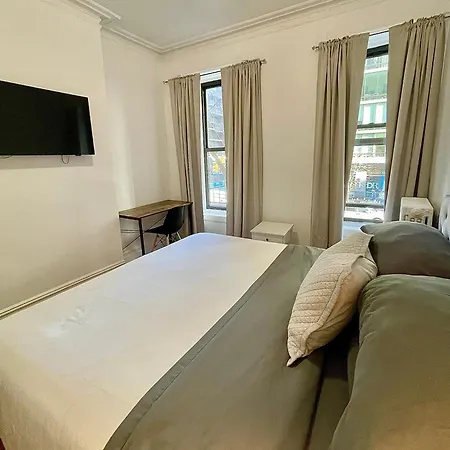 Monthly Nyc Rentals- Beautiful 3 Bedroom Unit * New York
