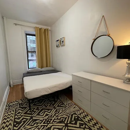 Apartment Monthly Nyc Rentals- Beautiful 3 Bedroom Unit *