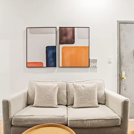 Relaxing 3br 1bath Apartment *