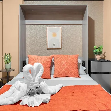 Stunning In Heart Of With Gym & Apartment New York
