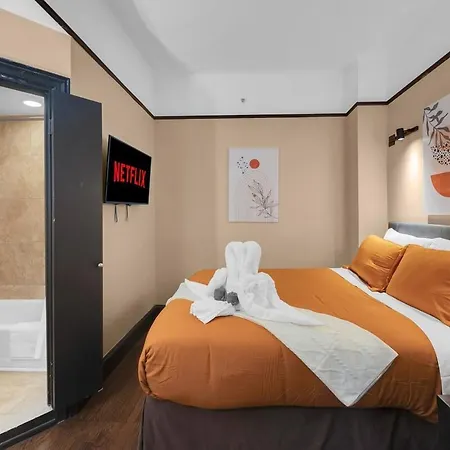Apartment Stunning In Heart Of With Gym &