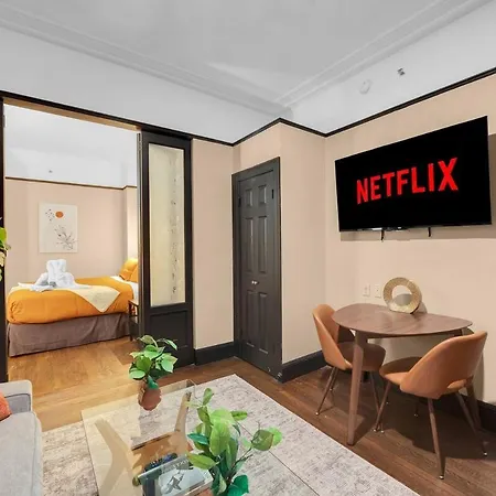 Stunning In Heart Of With Gym & Apartment