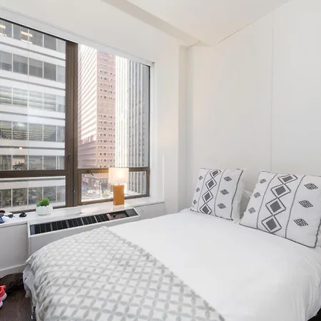 Luxury 5 Bedroom 2 Bath In Nyc! Apartment