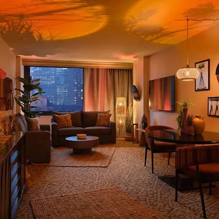Hilton Times Square 4*