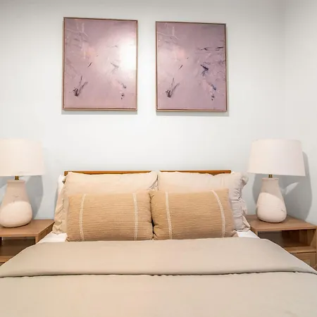 Stylish 2br 1bath Escape Located Near Washington Square Park And Greenwich Village * New York