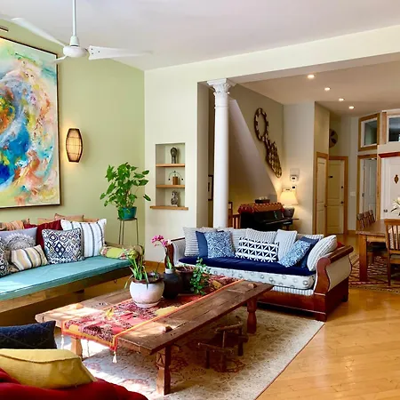 2 Bedrooms With One Private Bathroom In Lovely Homestay