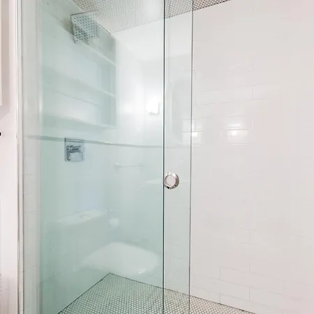 Homestay 2 Bedrooms With One Private Bathroom In Lovely *