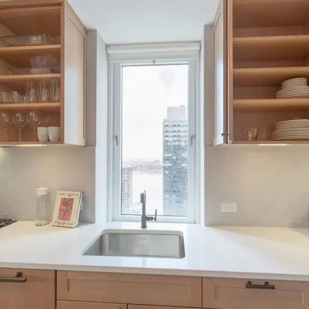 Apartment In Hells Kitchen W Gym Pool Nr The Subway Nyc-250