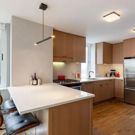 Apartment In Hells Kitchen W Gym Pool Nr The Subway Nyc-250