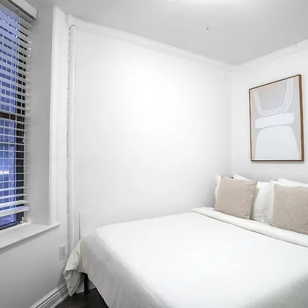 Apartment Sophisticated 2bd On Barrow Street, Greenwich Village