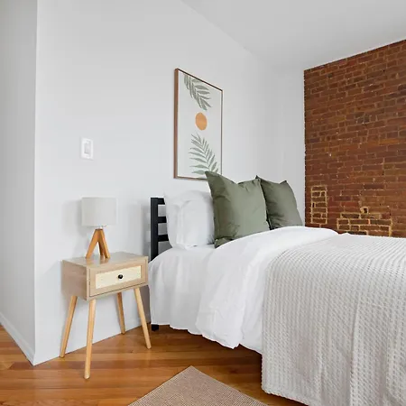 Marvelous & Cozy 3bdr & 2bth In Apartment New York