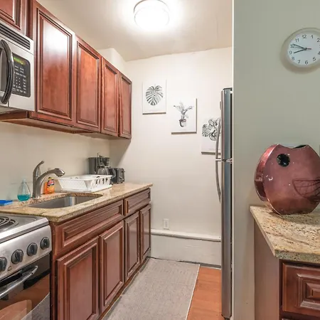 Monthly Nyc Rentals- Spacious 4 Bedroom Unit New York