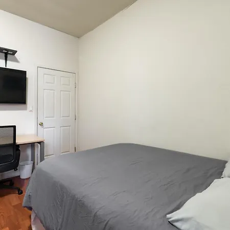 Apartment Monthly Nyc Rentals- Spacious 4 Bedroom Unit