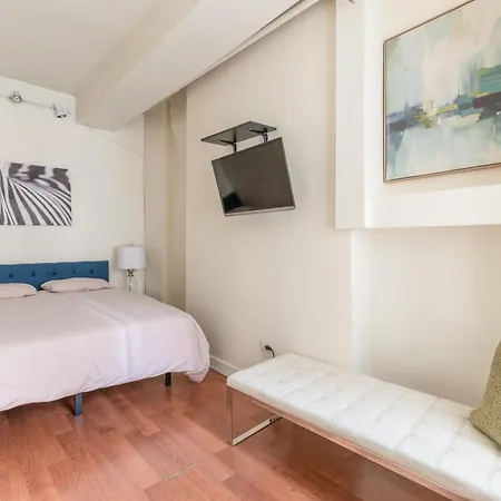Monthly Nyc Rentals- Spacious 4 Bedroom Unit Apartment *