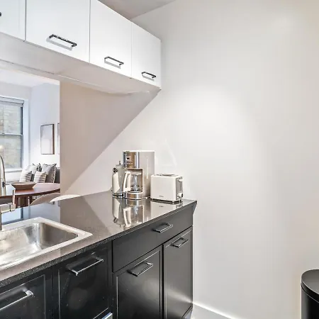 Designer 2 Bd Apt In Wall St Apartment *