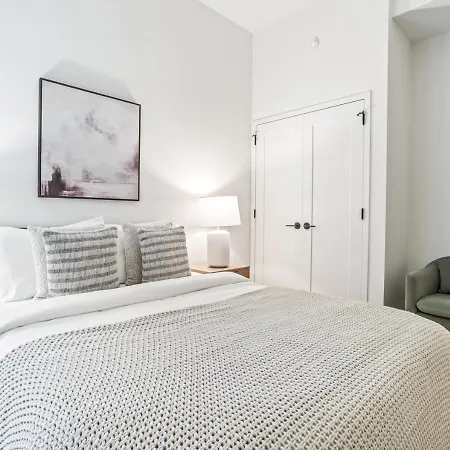 Designer 2 Bd Apt In Wall St *