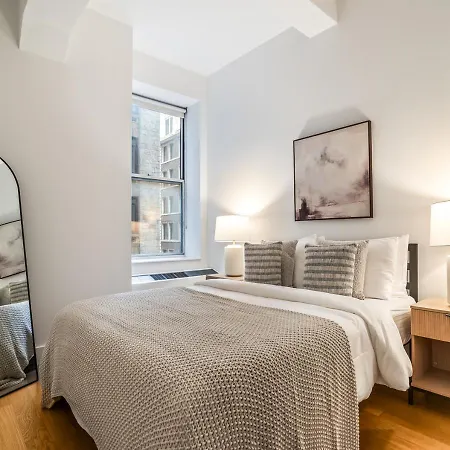 Designer 2 Bd Apt In Wall St New York