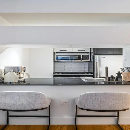 Designer 2 Bd Apt In Wall St Apartment *
