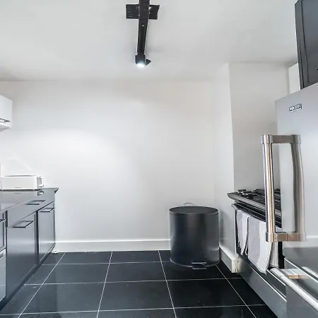 Designer 2 Bd Apt In Wall St