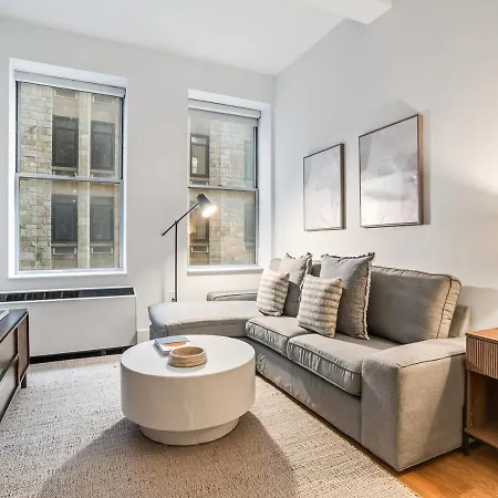Designer 2 Bd Apt In Wall St New York
