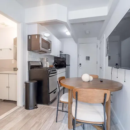 Amazing 3bd 1bath Near Times Square Apartment *