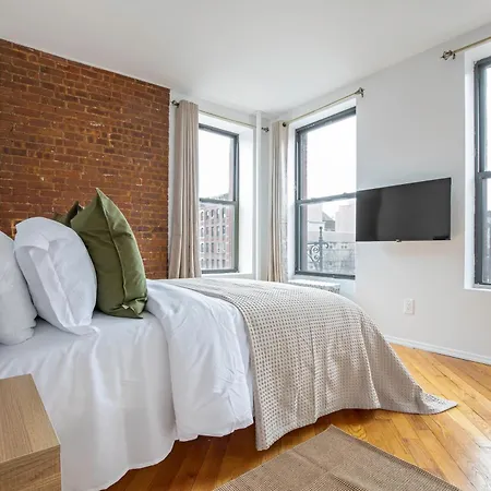 Monthly Nyc Rentals- Beautiful 3 Bedroom Unit Apartment *
